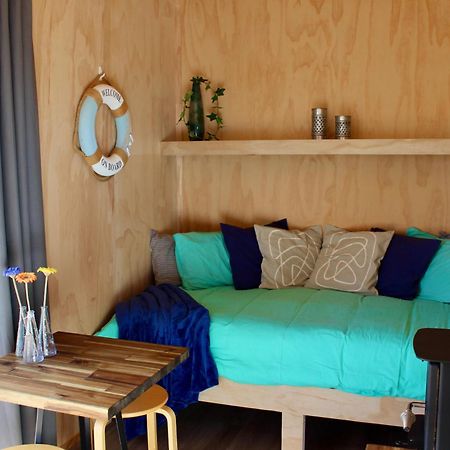 Cosy Tiny Container Cabin Carterton المظهر الخارجي الصورة