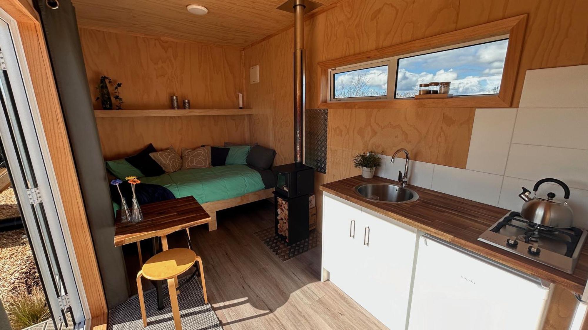 Cosy Tiny Container Cabin Carterton المظهر الخارجي الصورة